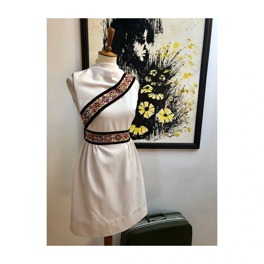Stunning Vintage Dress - Picture 5 of 8